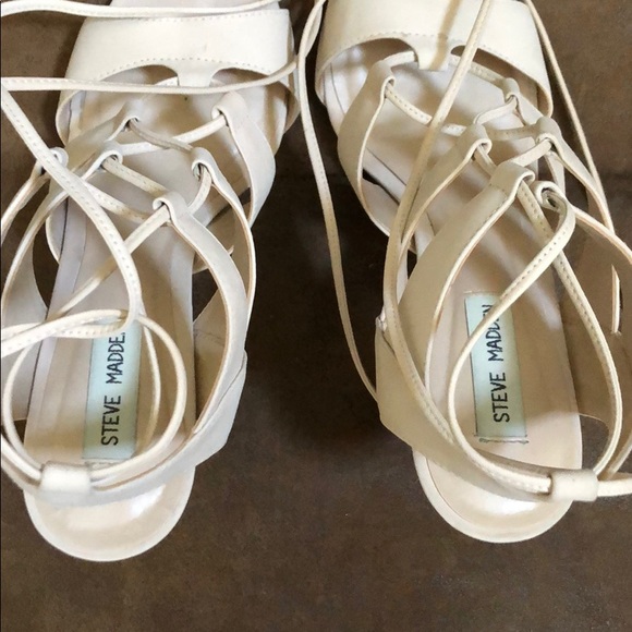 Steve Madden lace-up leather heels. Size 9 - Picture 9 of 10